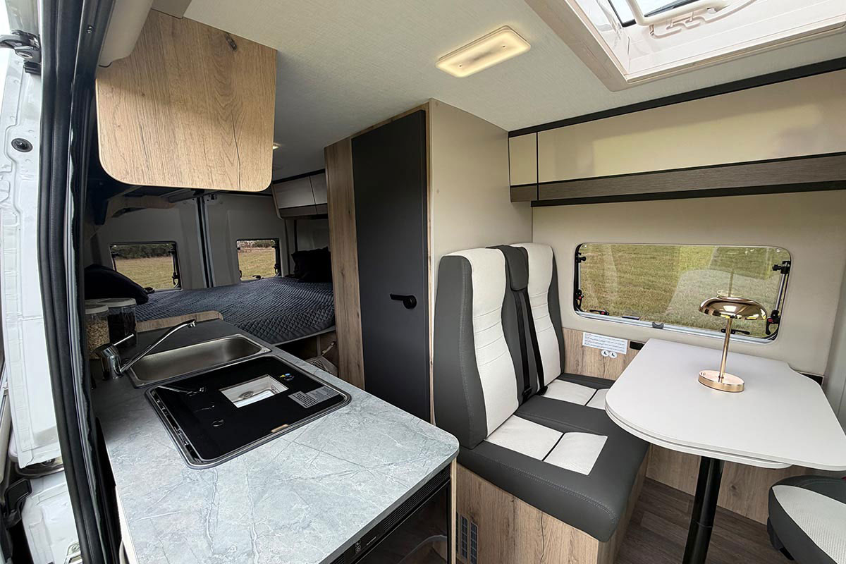 Miller Van 600 neu in weiß