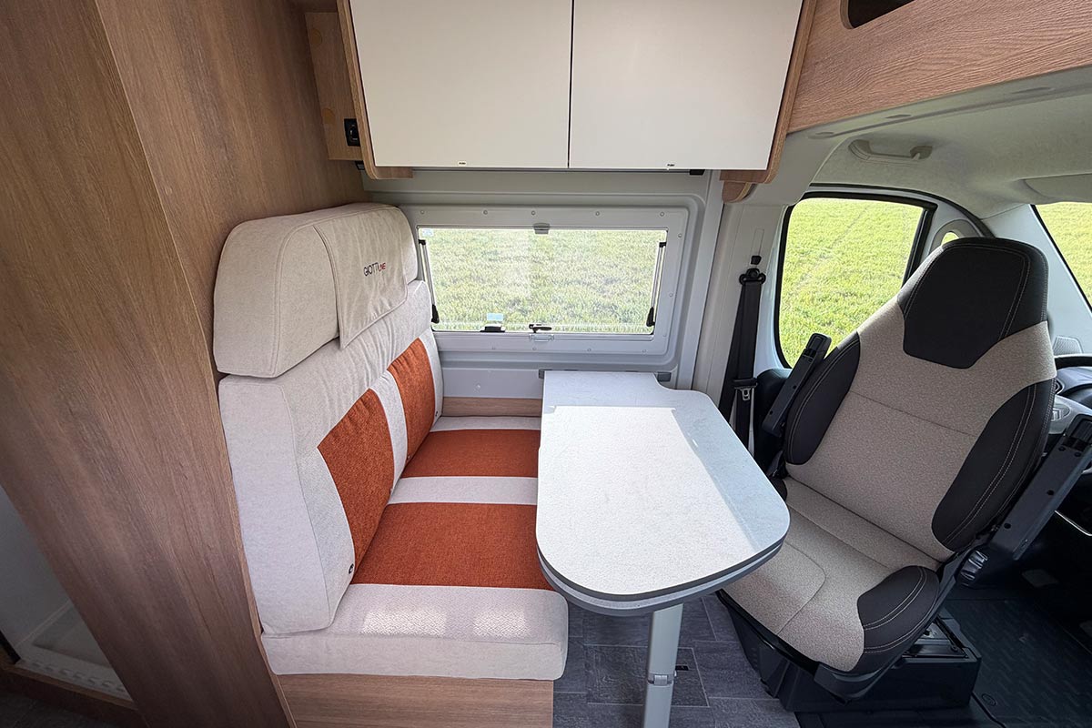 Wohnmobil Giottiline Van 60BY Innenansicht