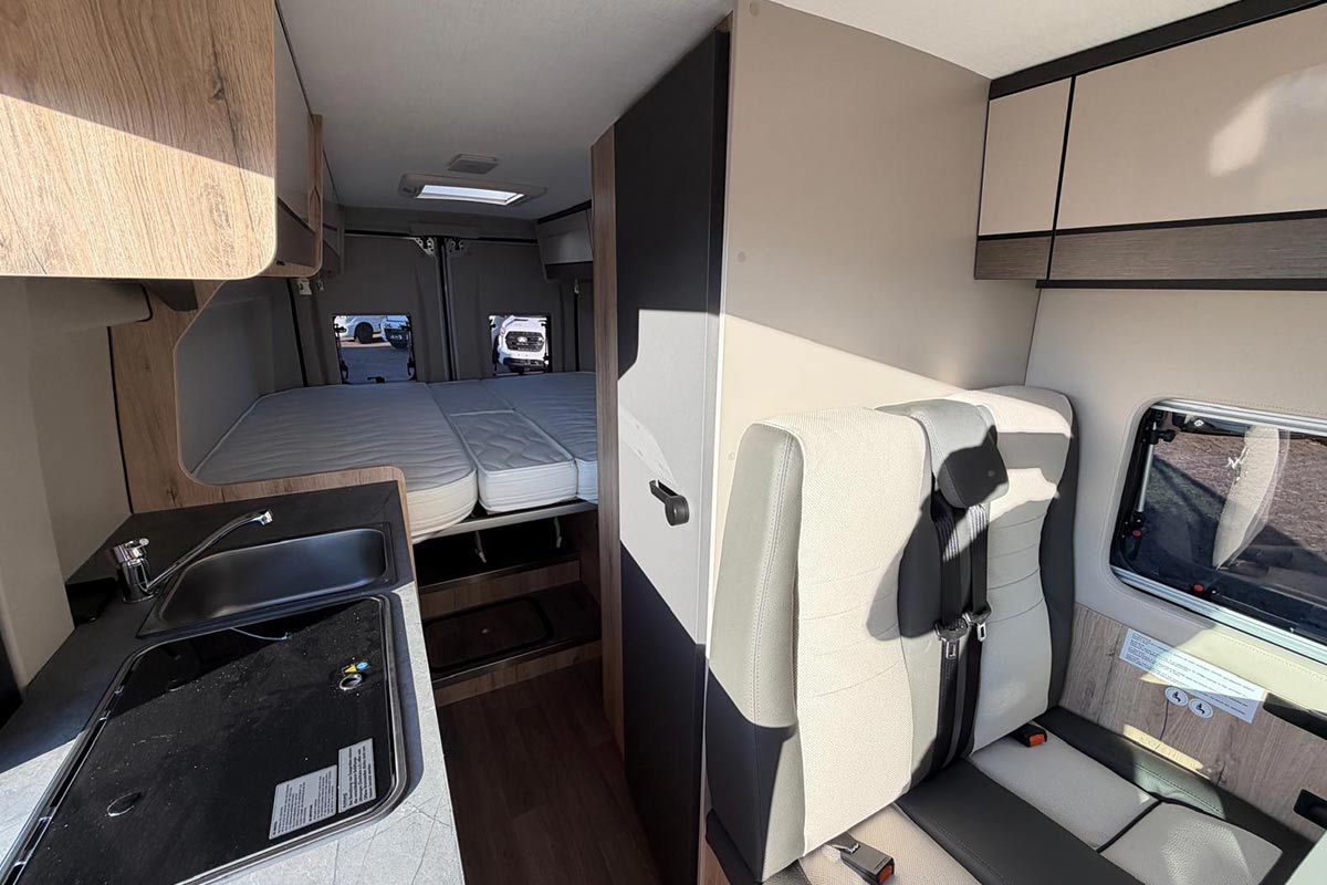 Miller Van 600 neu in weiß