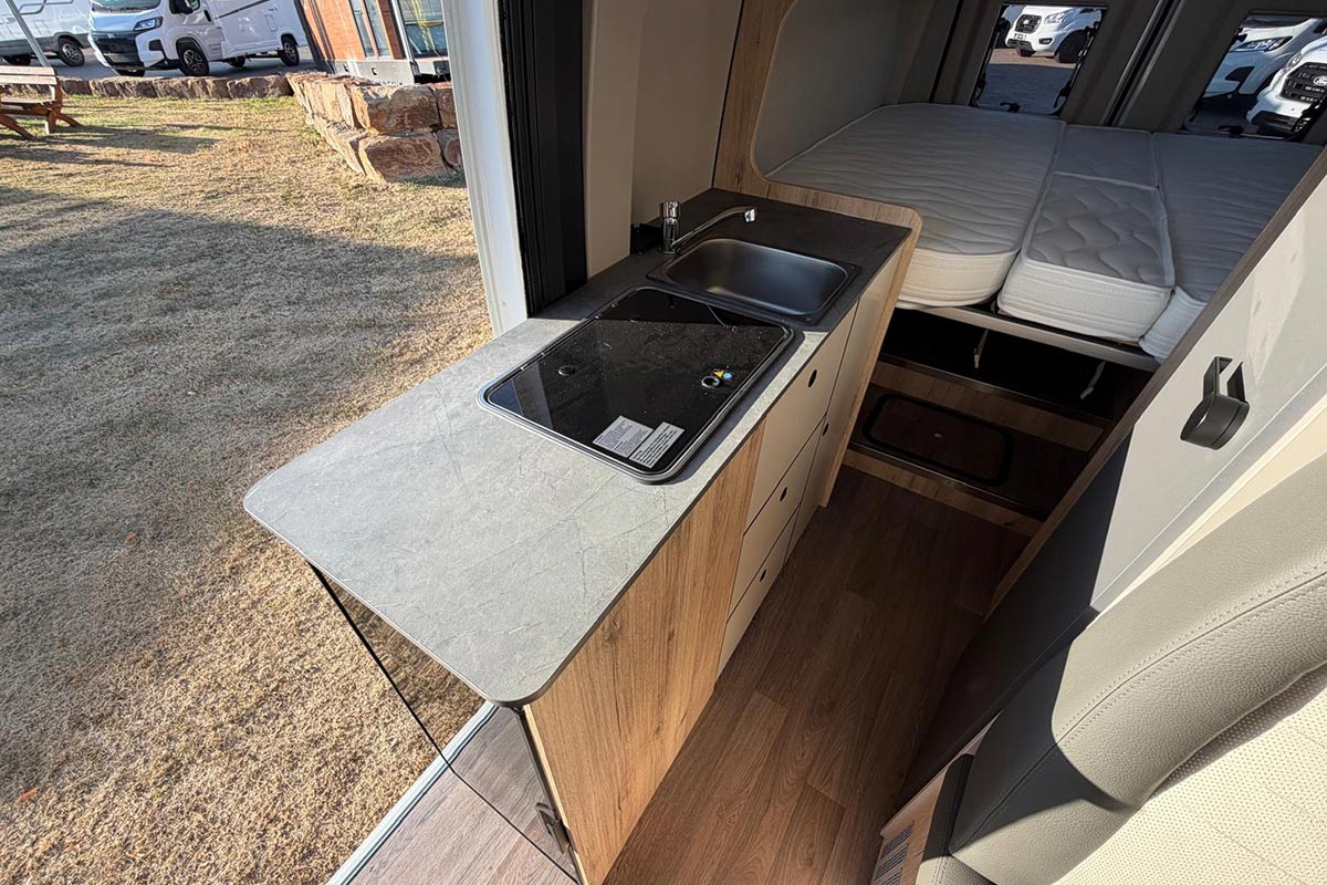 Miller Van 600 neu in weiß
